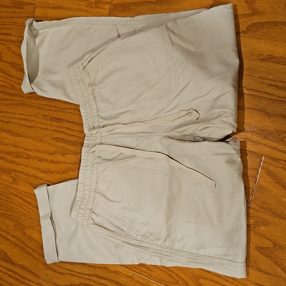 NWT - LOFT Khaki Cropped Pants